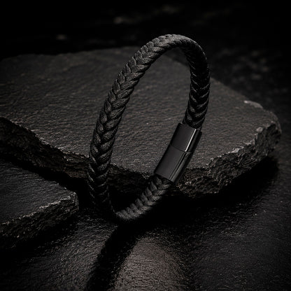 Braid Lock Slim Black - Schmales Lederarmband Herren 21 cm Magnetverschluss