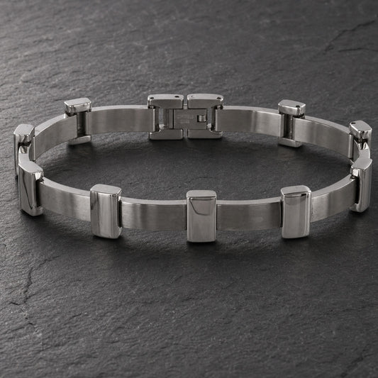 Edelstahl Armband  10 mm für Männer auf Schieferplatte