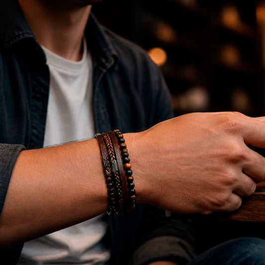 Stone Weave - Handgewebtes Lederarmband mit Tigerauge oder Vulkanstein für Herren