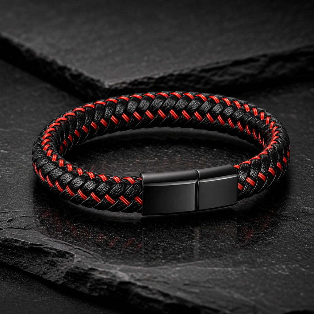 Schwarzes Herren Armband aus geflochtenem Leder mit rotem Kontrastfaden und Magnetverschluss